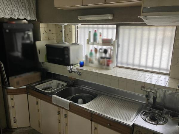 山之上5丁目　中古一戸建てのキッチン|キッチン　窓
■物件内覧・資金計画相談・住宅ローン相談、リフォーム相談、お問合せ受付中■
※当日・翌日のご内覧、ご相談はお電話でのお問合せがスムーズです！