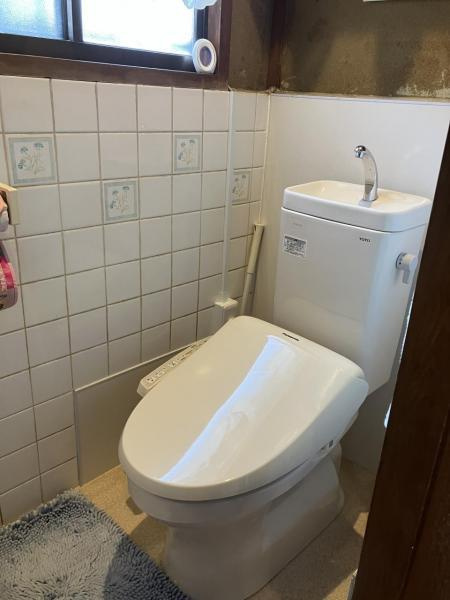 山之上5丁目　中古一戸建てのトイレ|トイレ　温水洗浄便座
■物件内覧・資金計画相談・住宅ローン相談、リフォーム相談、お問合せ受付中■
※当日・翌日のご内覧、ご相談はお電話でのお問合せがスムーズです！