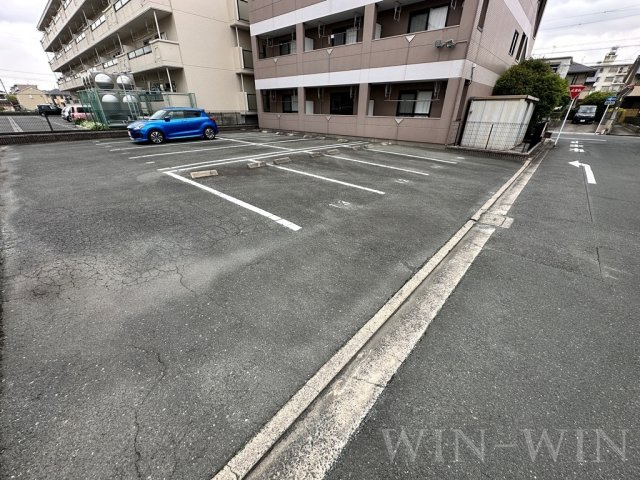 ルミナス Ⅰ番館の駐車場