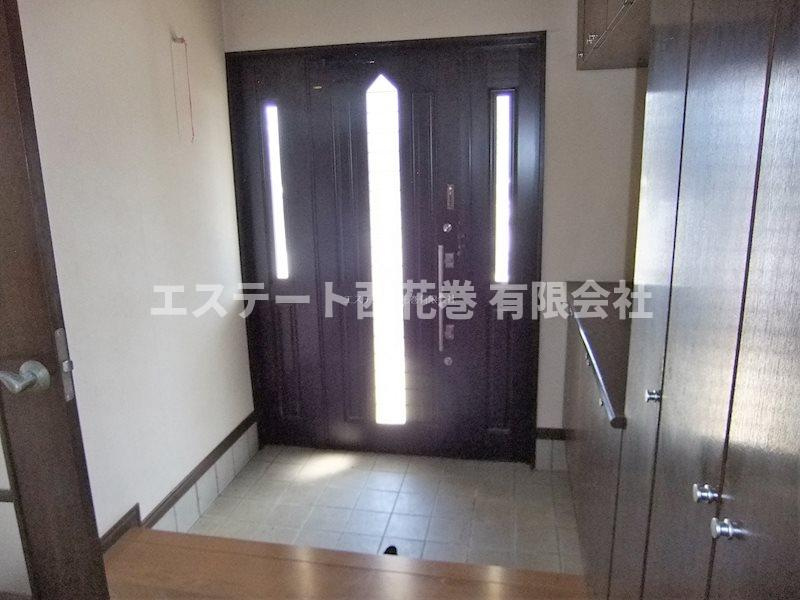 花巻市中北万丁目　土地建物の玄関