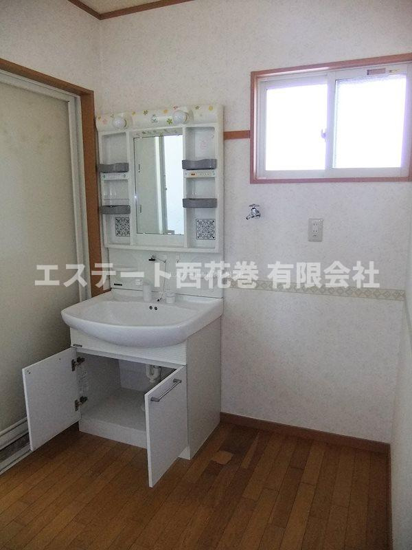 花巻市中北万丁目　土地建物の洗面所|従たる建物内部