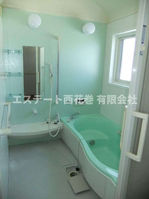 花巻市中北万丁目　土地建物の浴室|従たる建物内部