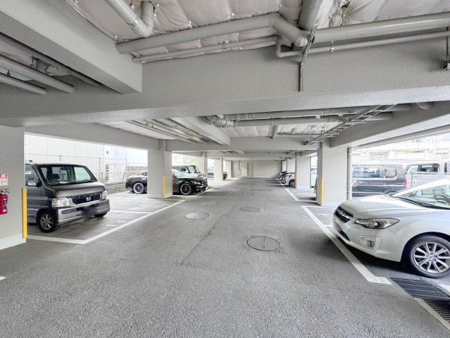 メープルコート中村Iの駐車場