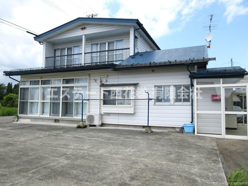 花巻市円万寺字下中野　土地建物の外観