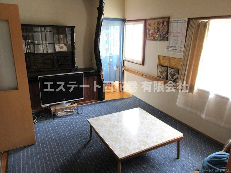 花巻市円万寺字下中野　土地建物の居間・リビング