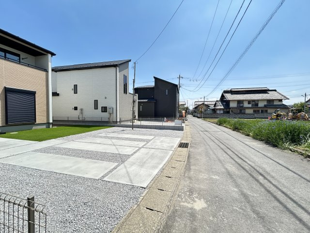 新築　高崎市正観寺町　GRAFARE　2号棟の前面道路含む現地写真|現地写真　西側接道幅員約4.1ｍ