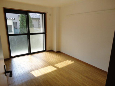 【内装】 | ピュア・タウン | 室内