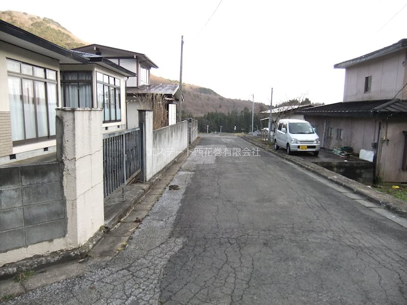 花巻市湯口天王　土地建物の前面道路含む現地写真