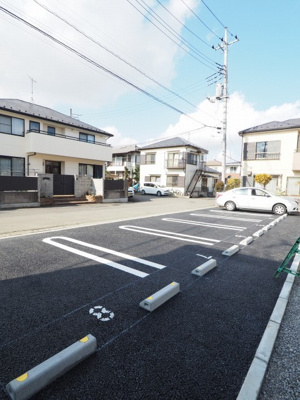 【駐車場】 | アムール ジュアン　 | 駐車場に車を止められます