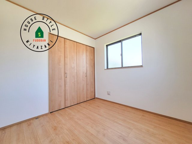 宮崎市太田1期-3棟（2号棟）の子供部屋|穏やかな光が差し込む室内には、穏やかな時間が流れます。