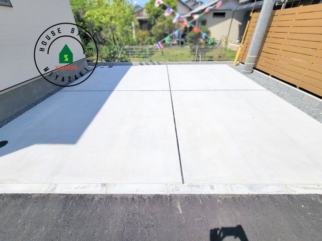 宮崎市太田1期-3棟（2号棟）の駐車場|駐車場になります。