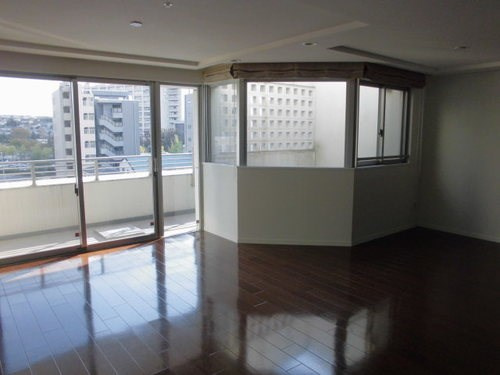 ライオンズ東山レジデンスの居間・リビング