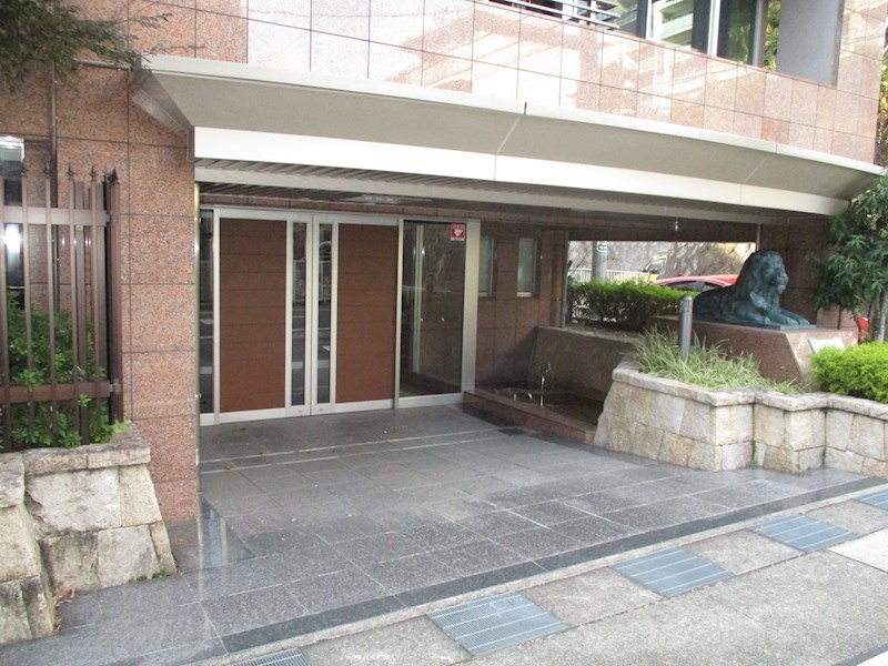 ライオンズ東山レジデンスのエントランス