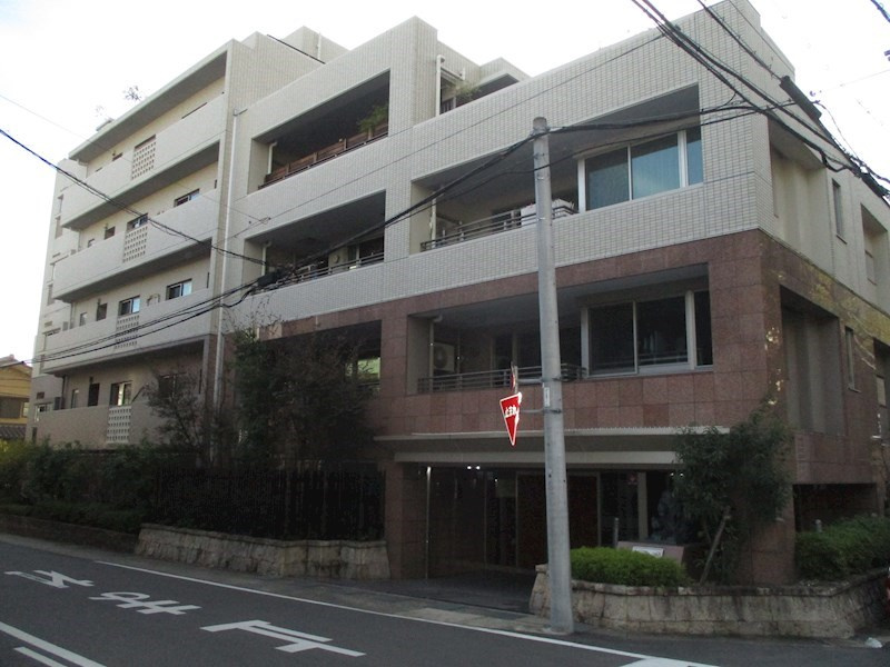 ライオンズ東山レジデンスの外観