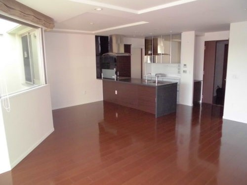 ライオンズ東山レジデンスの居間・リビング