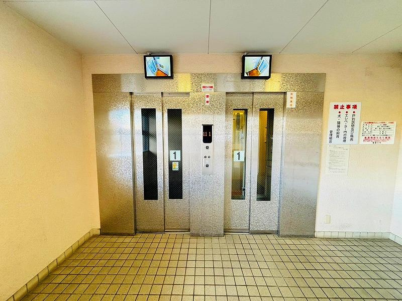 寝屋川サンハイツA棟のその他共用部分|エレベーター2基
■物件内覧・資金計画相談・住宅ローン相談、リフォーム相談、お問合せ受付中■
※当日・翌日のご内覧、ご相談はお電話でのお問合せがスムーズです！