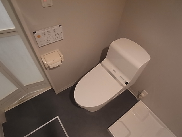 神戸市長田区久保町７丁目のアパートのトイレ|ウォッシュレット付トイレ