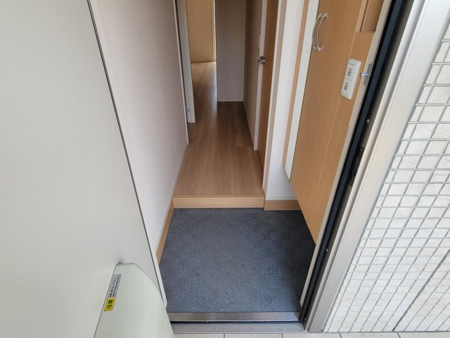 アンソレイエ　ファミーユ　A棟の玄関