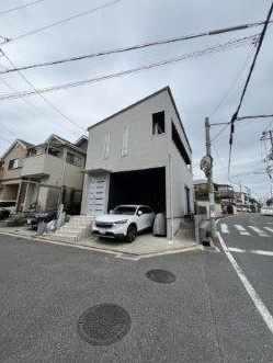 菅相塚町　中古一戸建ての前面道路含む現地写真|前面道路含む現地写真　幅員7.5ｍ
■物件内覧・資金計画相談・住宅ローン相談、リフォーム相談、お問合せ受付中■
※当日・翌日のご内覧、ご相談はお電話でのお問合せがスムーズです！