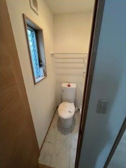 菅相塚町　中古一戸建てのトイレ|温水洗浄便座
■物件内覧・資金計画相談・住宅ローン相談、リフォーム相談、お問合せ受付中■
※当日・翌日のご内覧、ご相談はお電話でのお問合せがスムーズです！