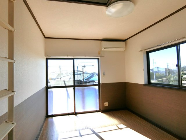 スカイコート求名の洋室