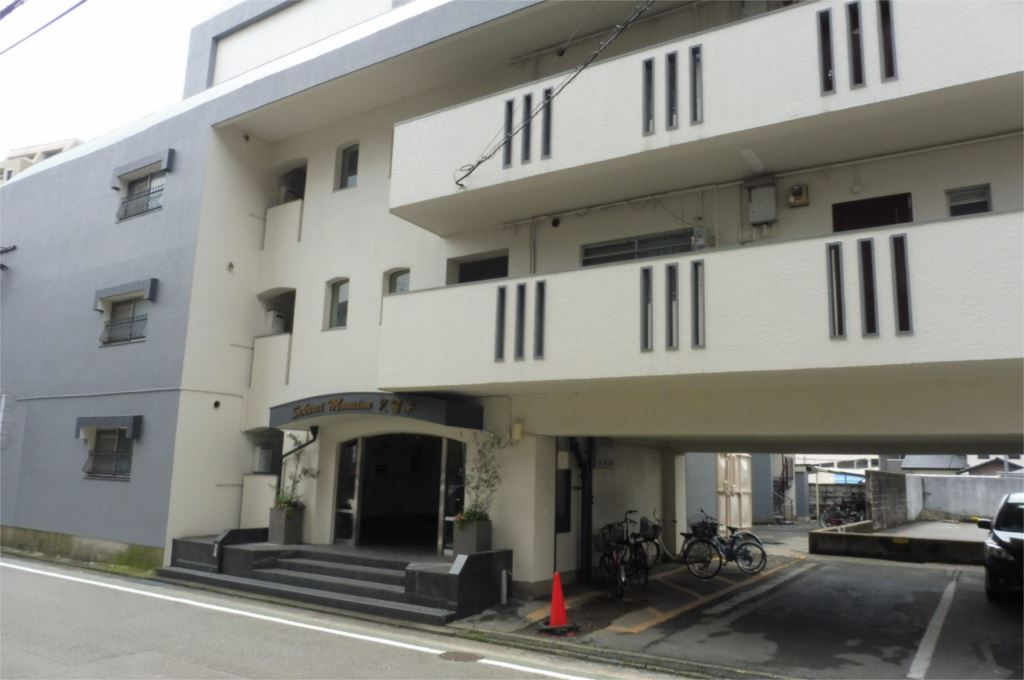 江崎ガーデンビル【キャッシュバック対象物件】の駐車場