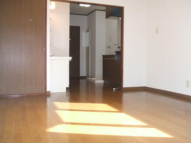 江崎ガーデンビル【キャッシュバック対象物件】の居間・リビング