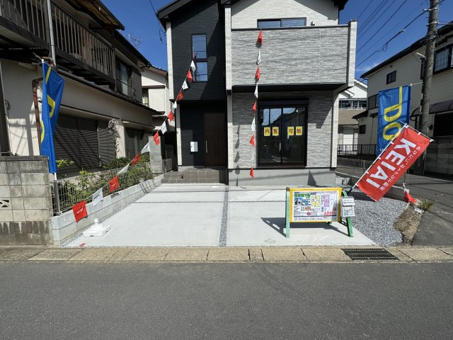 松戸市西馬橋４丁目新築戸建【旭町小学校：10分】の駐車場|駐車スペース・並列２台駐車可