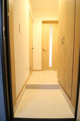 【玄関】 | PHOENIX春日フォレストシティ | 別号室の写真になります。現況優先。