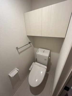 【トイレ】 | ソレイユ箱崎 | 別号室の写真になります。現況優先。