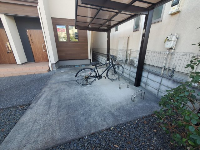レジデンツァ浦和美園の駐車場