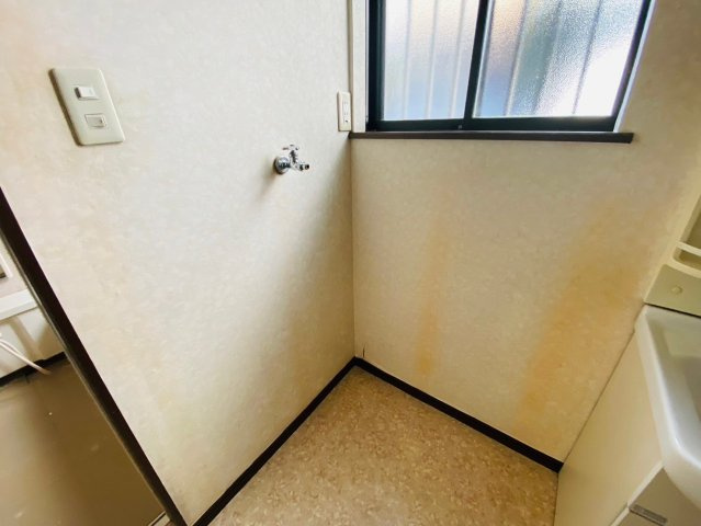 八街市滝台　中古戸建のランドリースペース