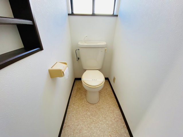 八街市滝台　中古戸建のトイレ