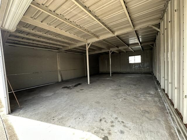 下大槻貸作業所・倉庫の寝室