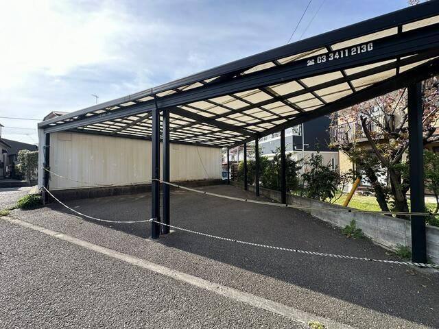 下大槻貸作業所・倉庫の駐車場