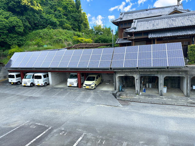 【駐車場】