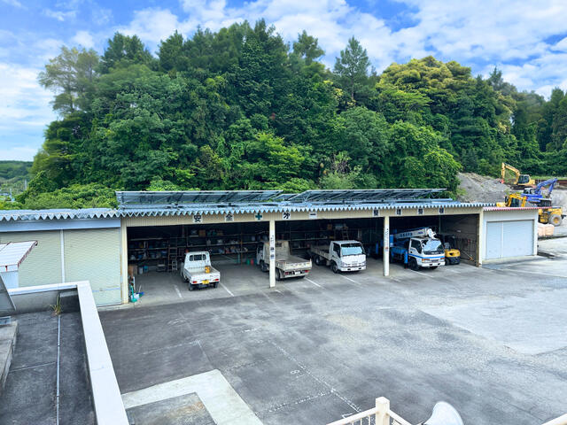 【駐車場】