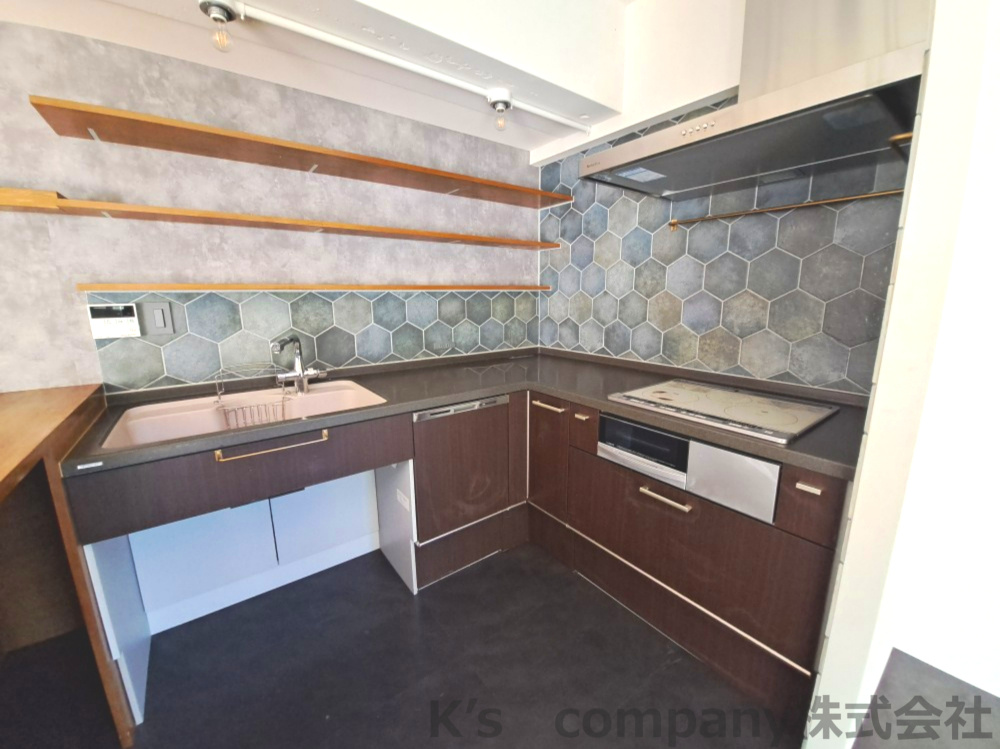 茅ヶ崎市柳島海岸　クリオ茅ヶ崎柳島海岸のキッチン|L字型のキッチンで家事動線も◎