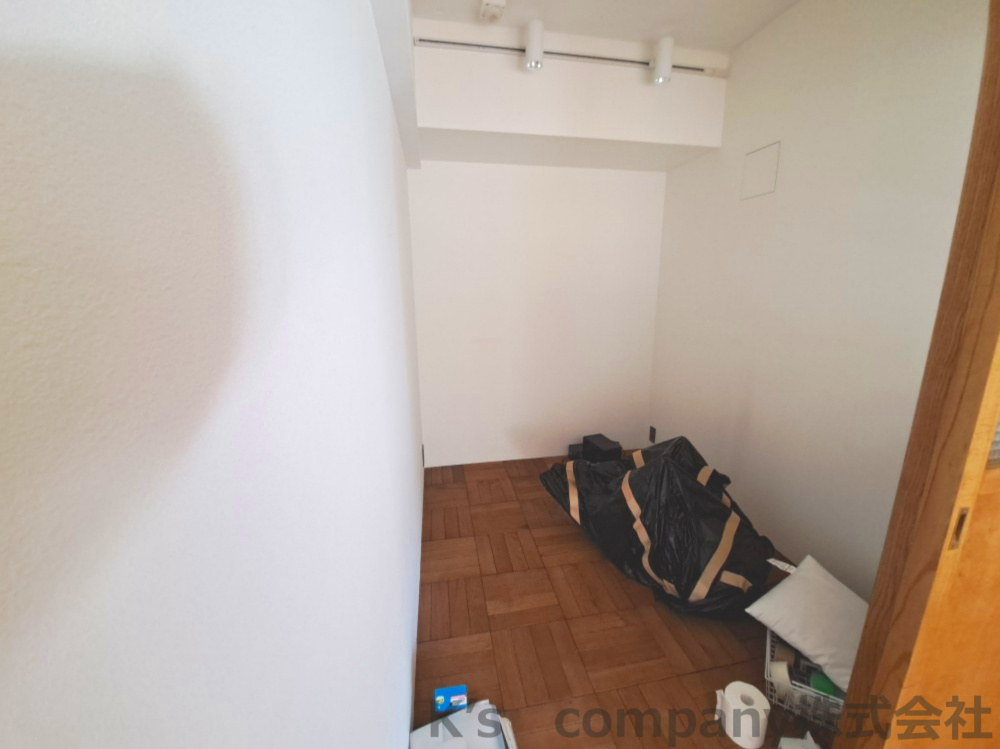 茅ヶ崎市柳島海岸　クリオ茅ヶ崎柳島海岸の洋室|ドアを開けてリビングを広くお使いいただけます☆