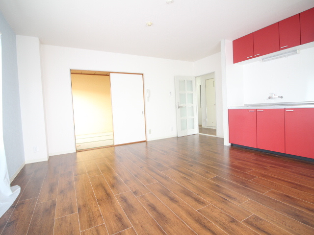 ソレーユYAMADAの居間・リビング