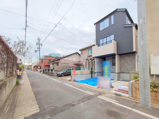 【前面道路含む現地写真】