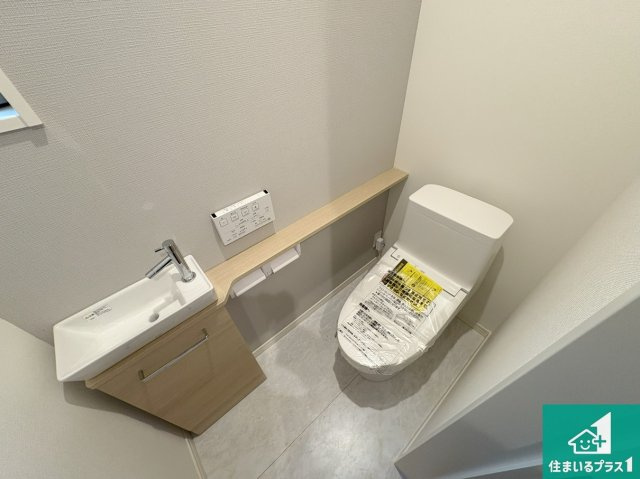 神戸市須磨区村雨町　新築未入居のトイレ|1・2階の2ヶ所にあるので、朝の忙しい時間の順番待ちもなく、深夜の利用にも大変便利です。