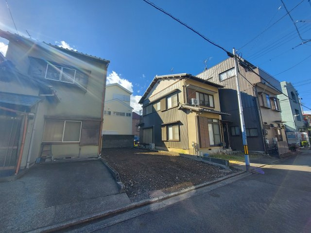 売土地　静岡市駿河区緑が丘町の前面道路含む現地写真