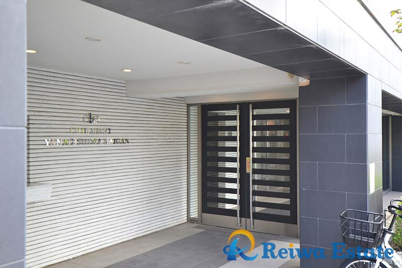 クリオ茅ヶ崎柳島海岸のエントランス