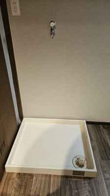 【設備】 | ヴィラマール向山 | 洗濯機置き場は防水パンも設置されています。