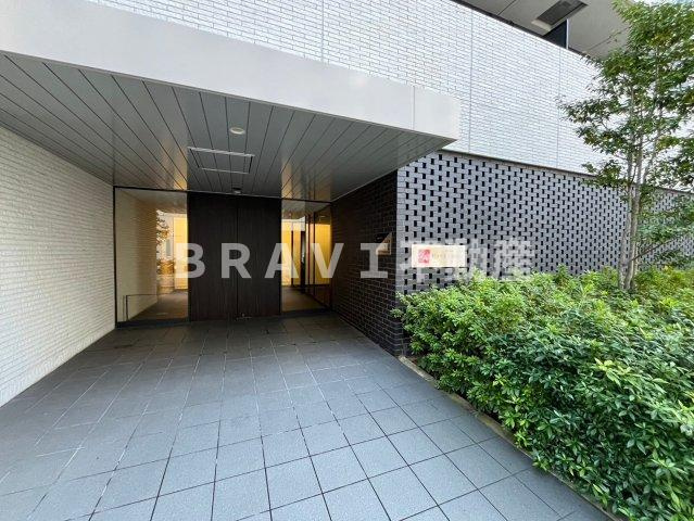 ドゥーエ立売堀　BRAVI不動産のエントランス|毎日通るエントランスはこのようになっています