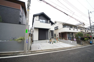 【前面道路含む現地写真】