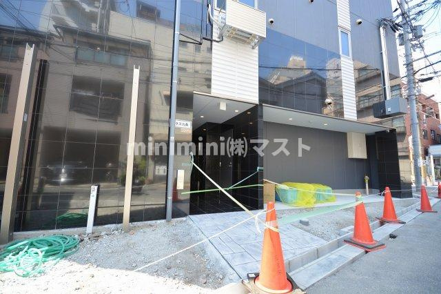ゼクス九条のエントランス