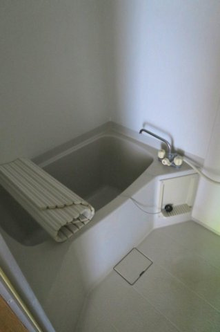 ハイツシオンの浴室