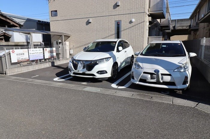 エスポワールⅡの駐車場